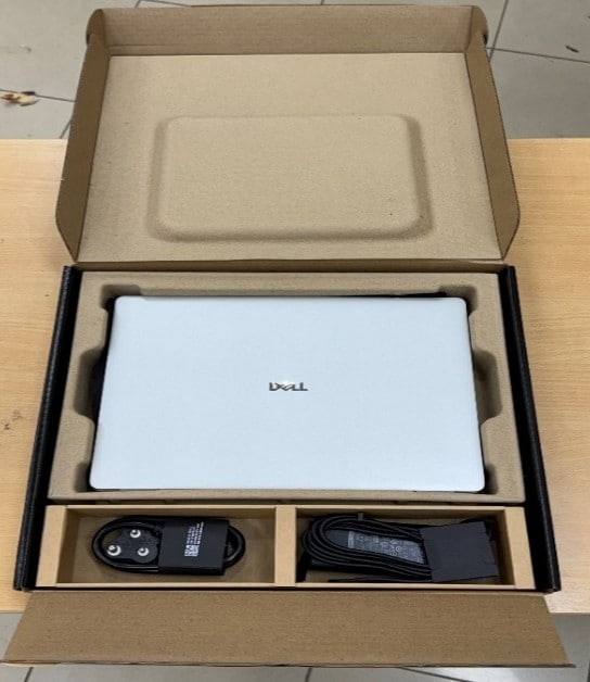 Laptop with sustainable packaging