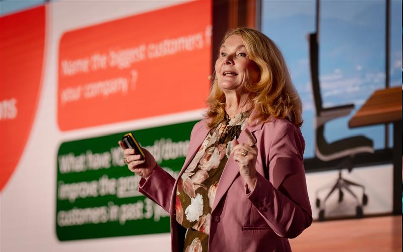 Leadership Rewired: Governing with Agility in the Age of AI