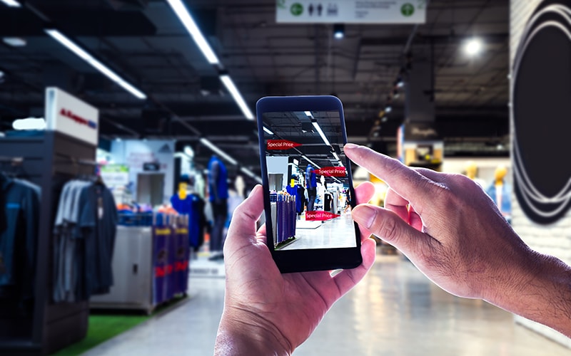 From AI Shop Assistants to Virtual Changing Rooms: Why Human-centric Tech Will Define the Future of Retail