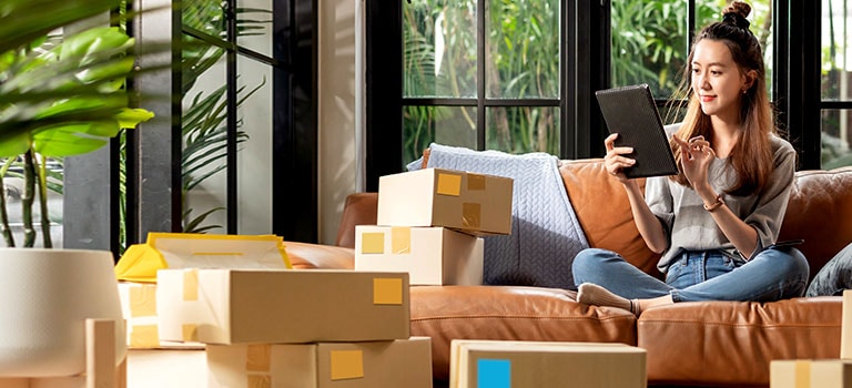 Rethink Retail: 8 Ways to Amplify the Human Experience in Retail 