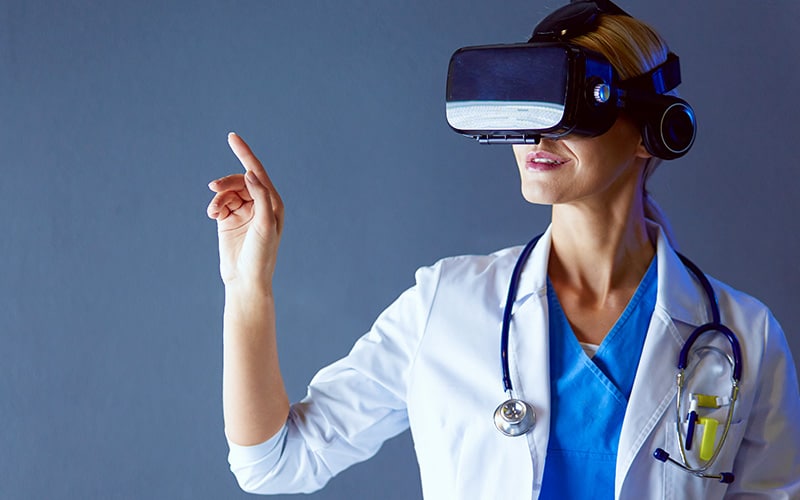 Virtual reality: A medical training revolution during COVID-19