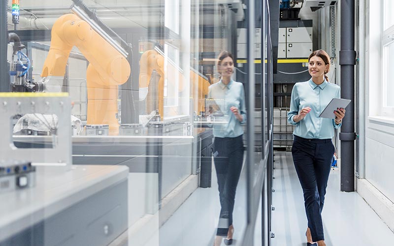 Connect People, Processes, and Systems in an Intelligent Manufacturing Shop Floor with Infosys Smart