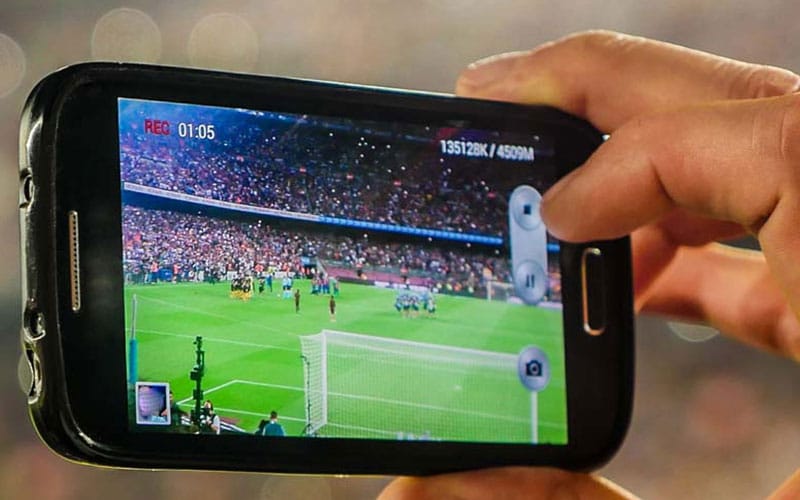 Delight sports enthusiasts with smart stadium technology
