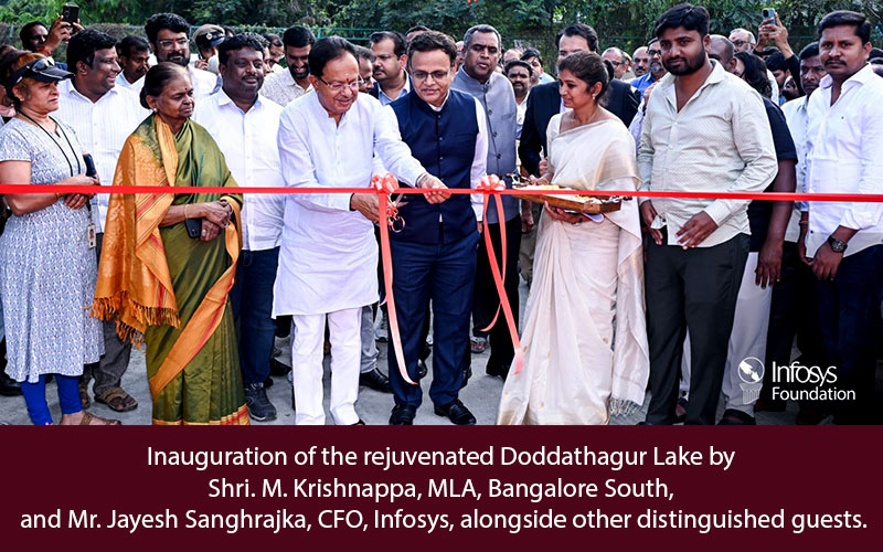 Inauguration of the rejuvenated Doddathagur Lake by Shri. M. Krishnappa, MLA, Bangalore South, and Mr. Jayesh Sanghrajka, CFO, Infosys, alongside other distinguished guests.