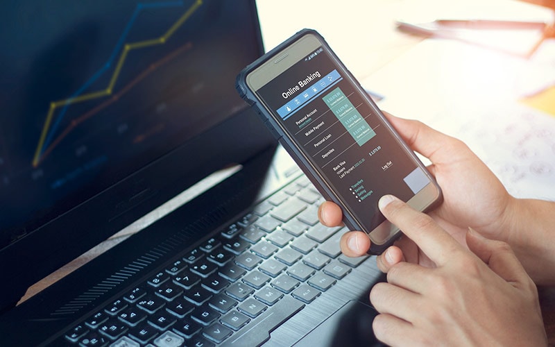 Navigating Banking Transformation in the Age of AI