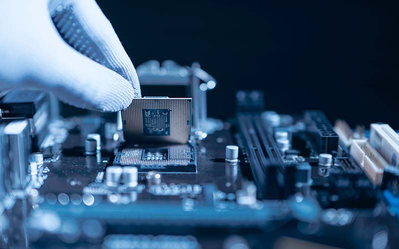 The case for integrated, real-time operations in semiconductors