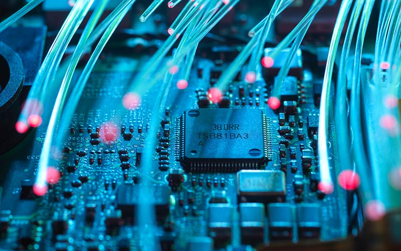 Agentic AI in telecom sales: re-engineering B2B for higher revenue