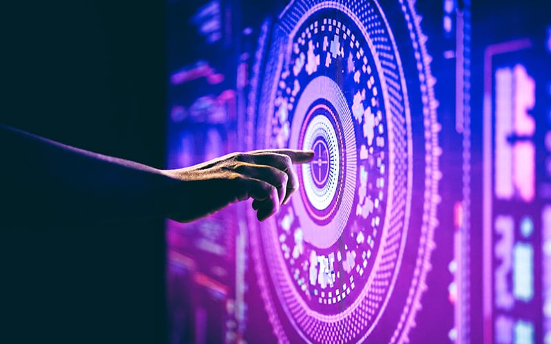 Creating the live enterprise: The agentic AI imperative in manufacturing and retail