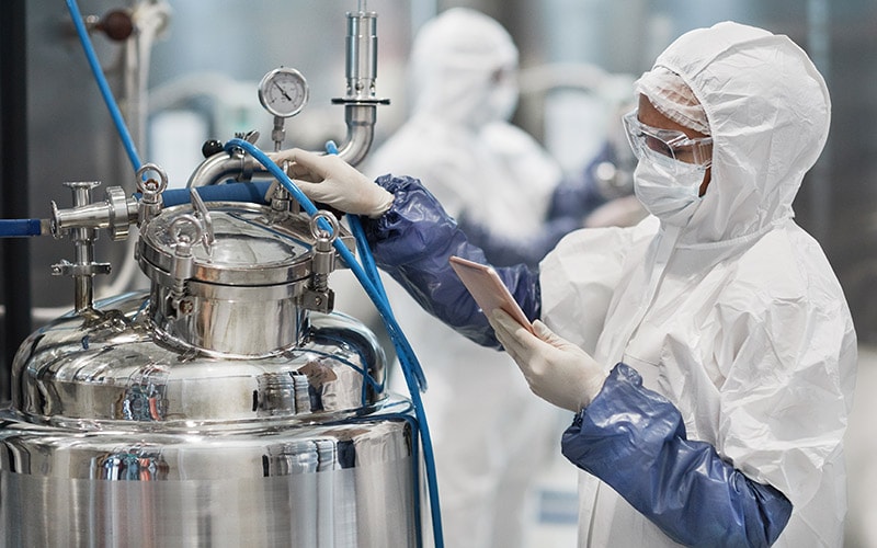 How Chemical Manufacturing Can Navigate a Clean Energy Transition